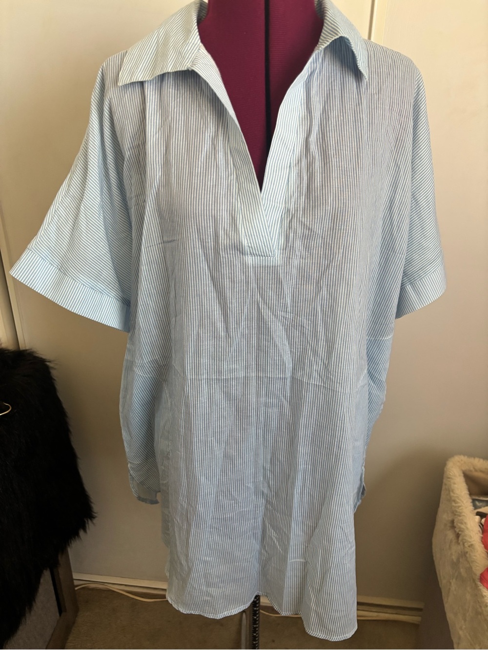 NWT C&C California swim coverup Light Blue Pinstripe Shirt, Size Medium